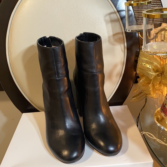 Beautiful French connection boots fairly used. - Picture 8 of 9